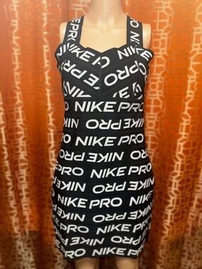 Nike Pro Black White Bodycon Bandage Dress Size Medium NWT